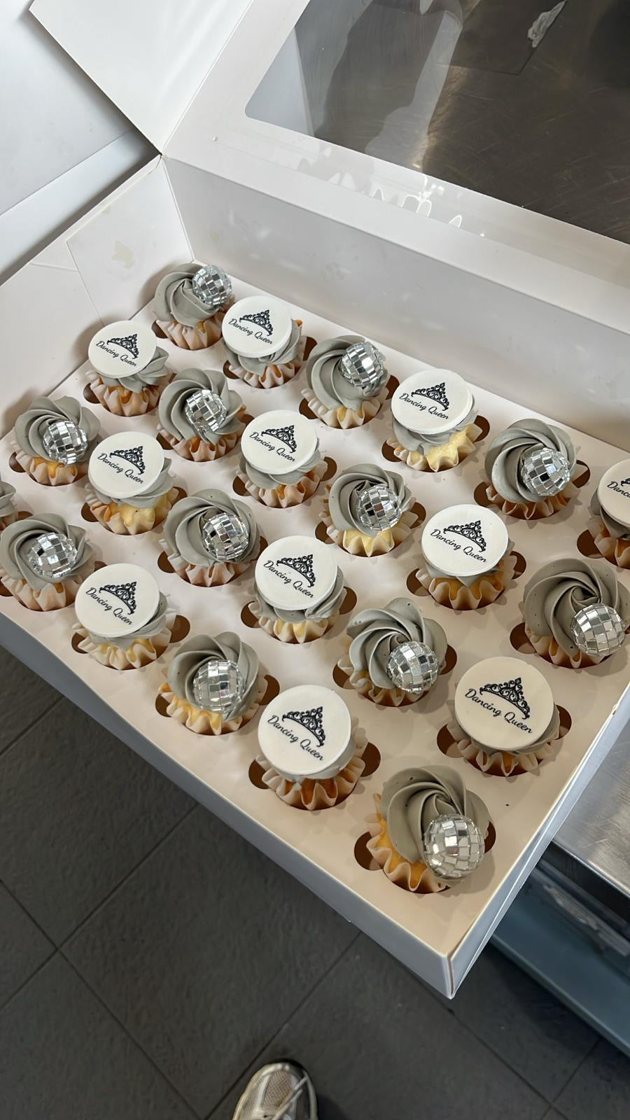 Cupcakes with Discs (Bite-Size) - From $80