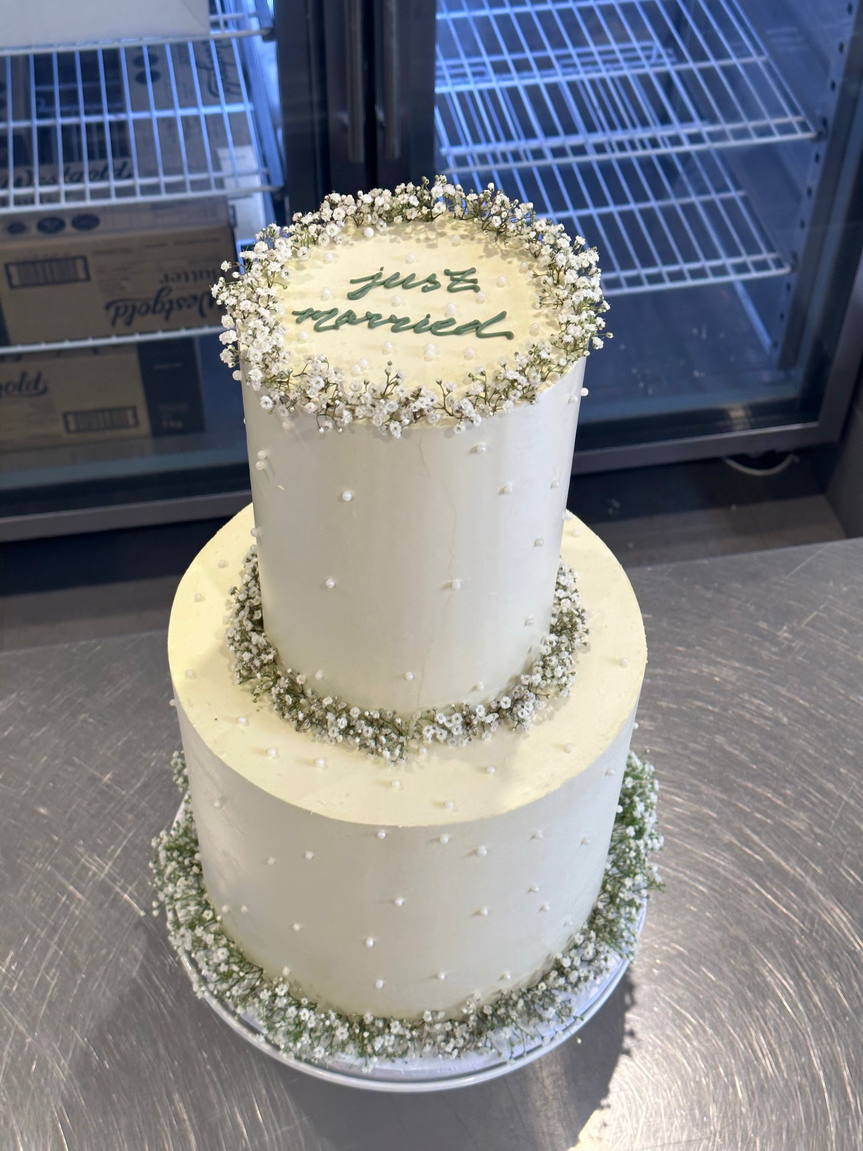 Babies Breath Flower Retro Cake - From $205