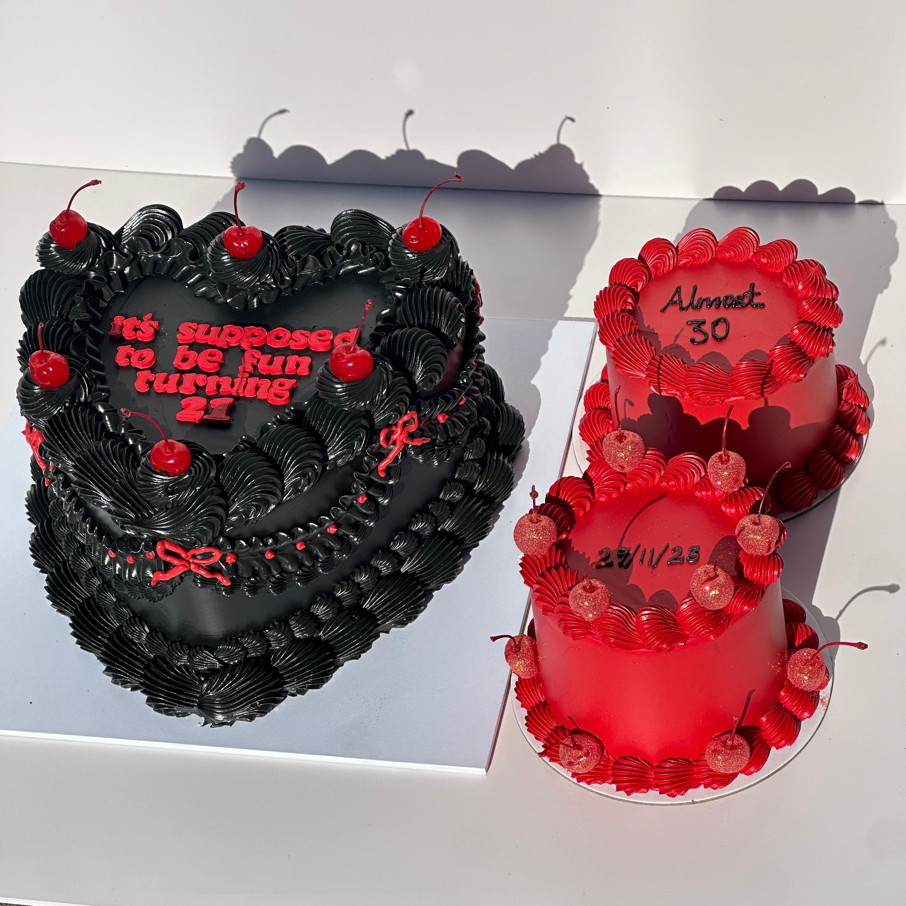 Frilly ROUND Retro Cake - From $132
