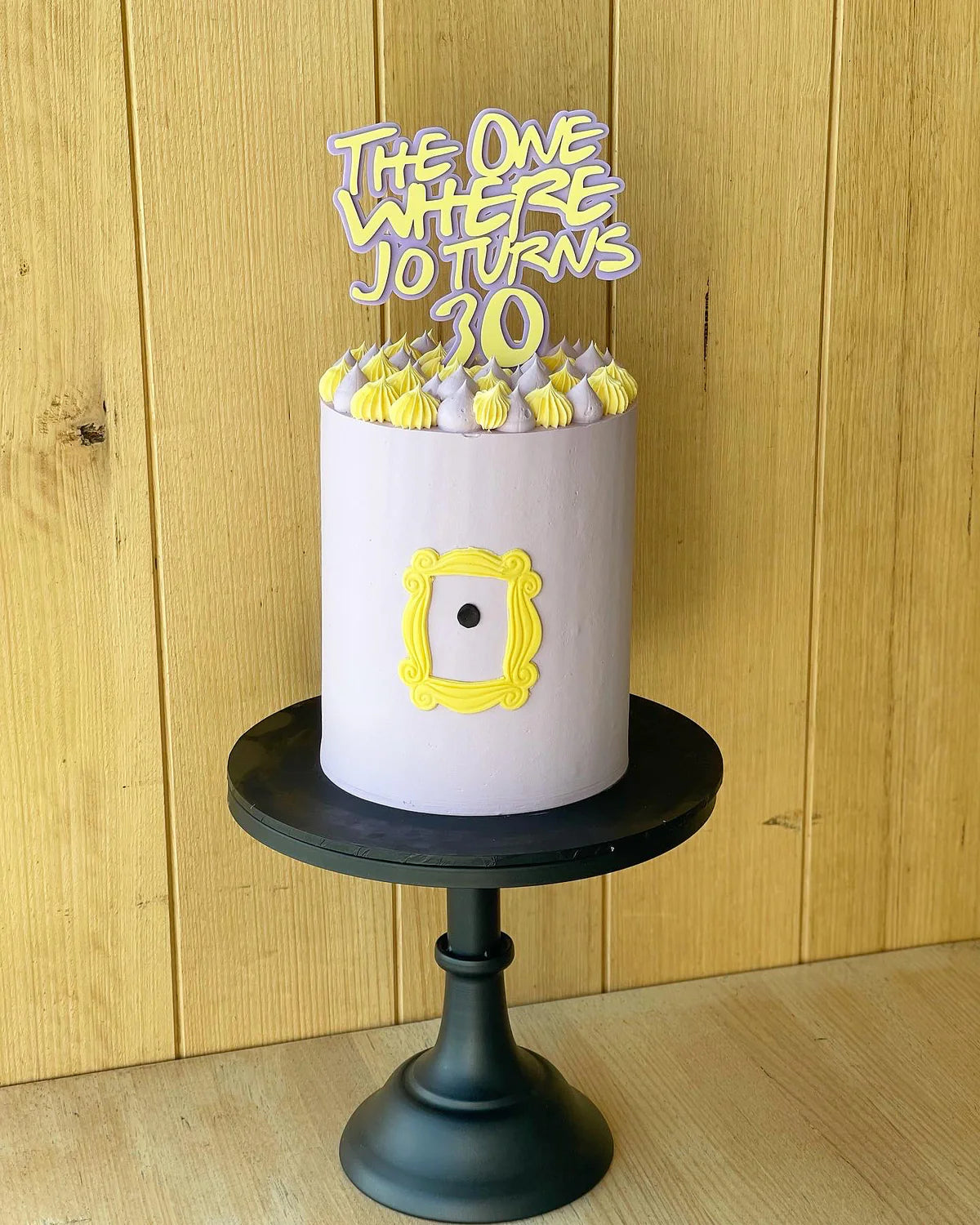 F.R.I.E.N.D.S™ Cake