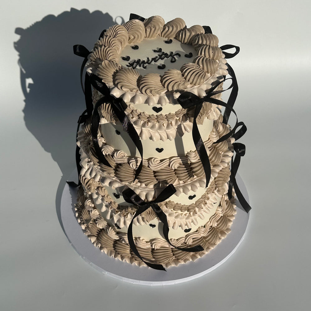 Frilly ROUND Retro Cake