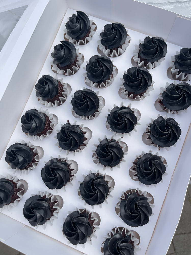 The Minimalist Bite-sized Cupcakes