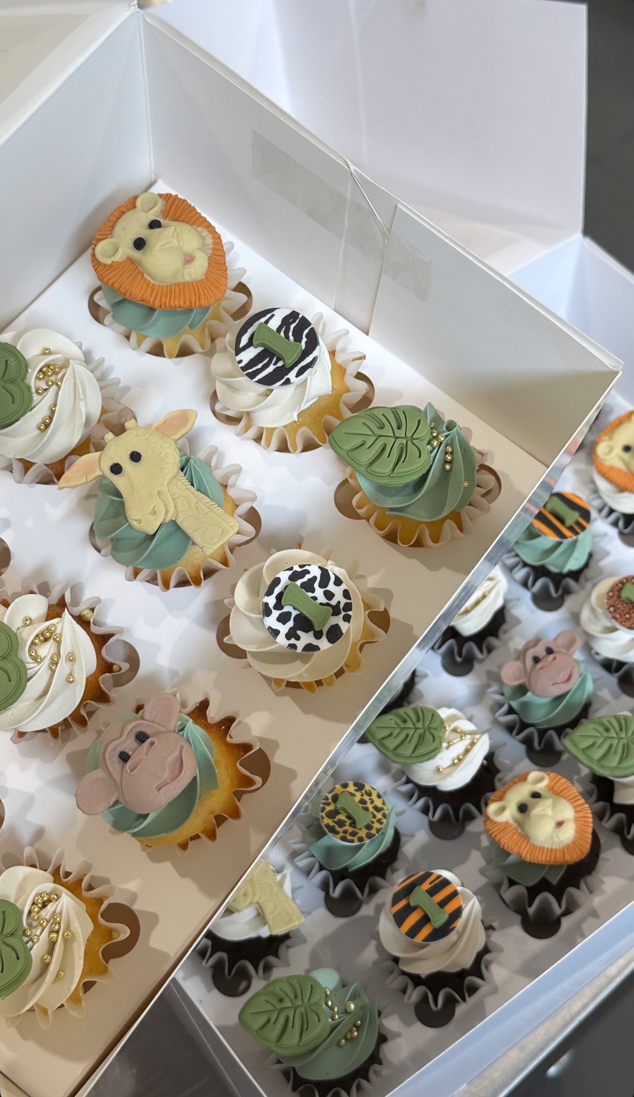 Cupcakes with Discs (Bite-Size) - From $72