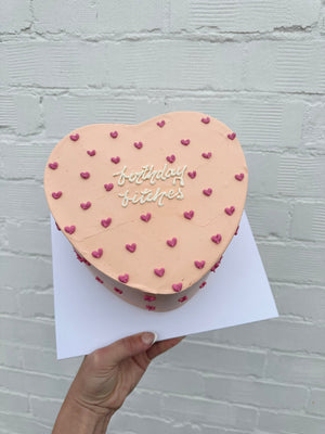 Hand-Piped Loveheart Cake