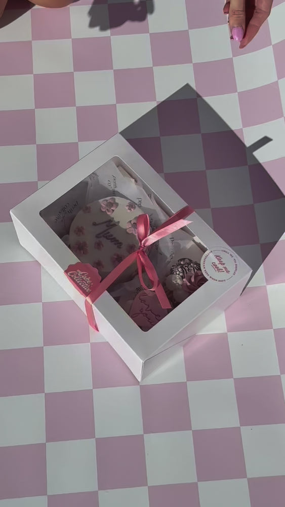 
            
                Load and play video in Gallery viewer, Floral Mother&amp;#39;s Day POP Cake Pack
            
        