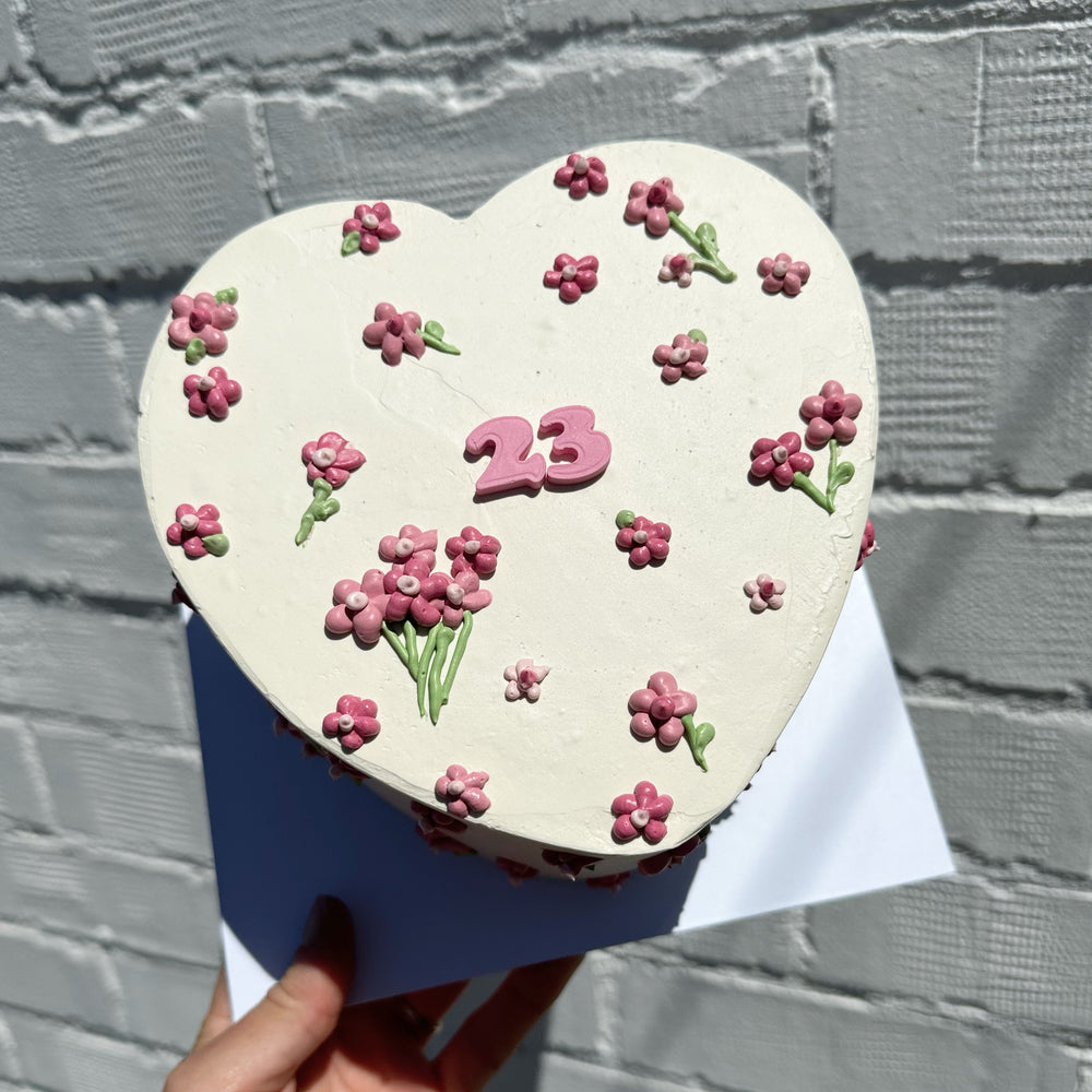 Hand-Piped Floral Cake