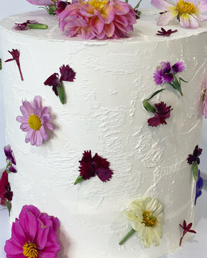 
            
                Load image into Gallery viewer, Edible Flower Cake
            
        