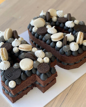 Add fondant disc